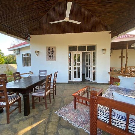 Hotel Villa Malindi Exterior photo